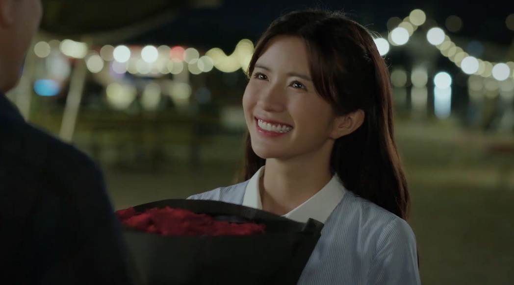 Vương Hạc Đệ & Triệu Lộ Tư bán tạp chí 'đắt như tôm' tươi vì phim hot