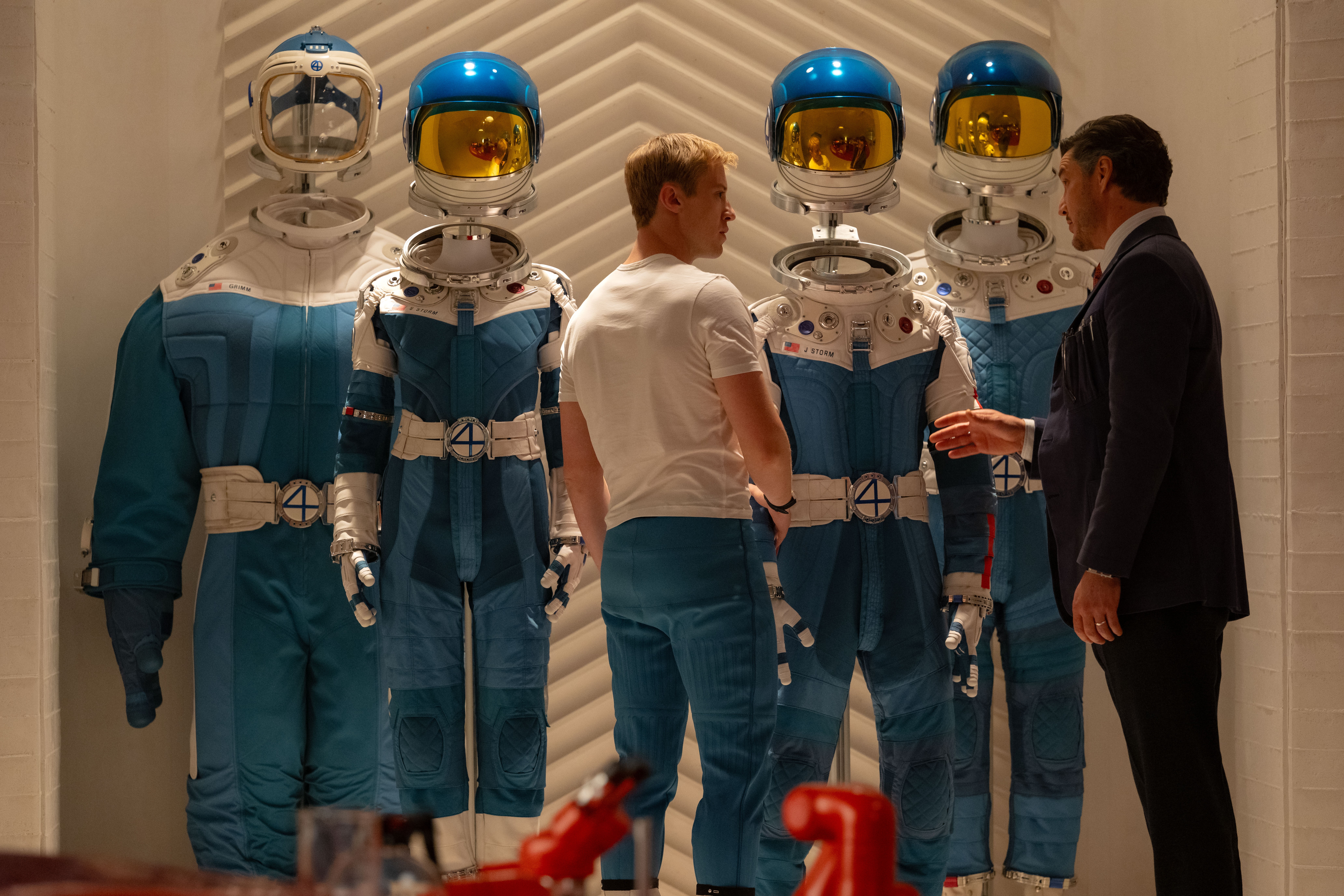 'The Fantastic Four: First Steps': Bom tấn hoành tráng, cảm xúc, kỳ vĩ và mới lạ của Marvel