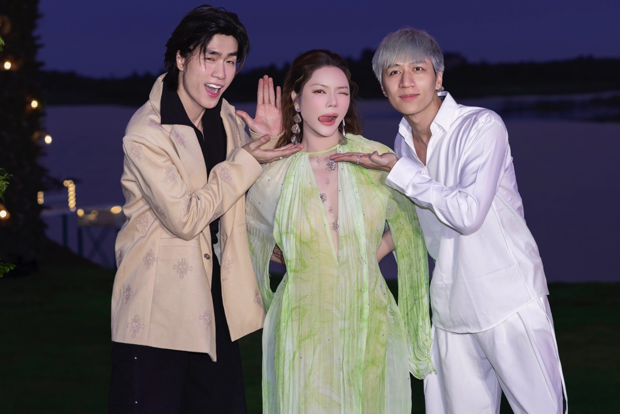 Lý Nhã Kỳ chi tiền tỷ đón tuổi mới: Biến resort 10 hecta thành cung điện, showbiz Việt hội tụ