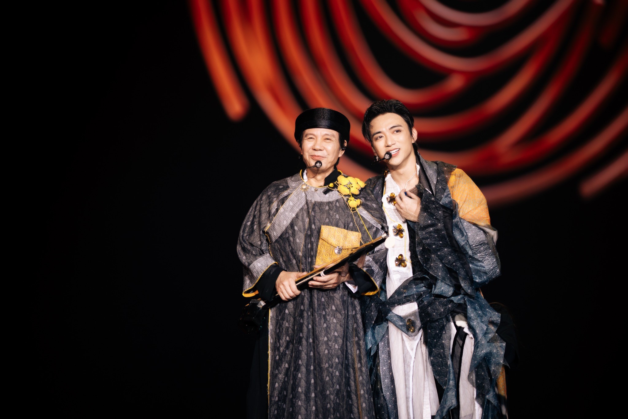 Soobin Hoàng Sơn gây bão mạng: Tiết lộ về tình cảm cha con sâu sắc với NSND Huỳnh Tú Soobin Hoàng Sơn gây bão mạng: Tiết lộ về tình cảm cha con sâu sắc với NSND Huỳnh Tú