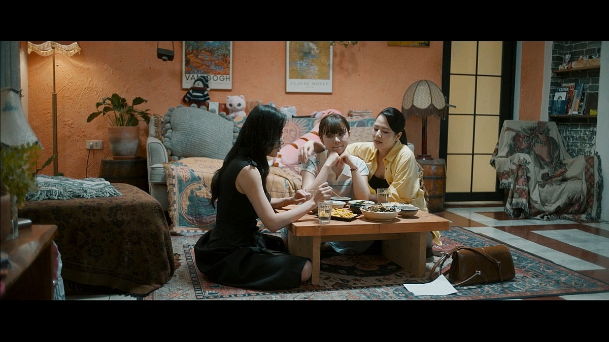 'Gió ngang khoảng trời xanh': Những câu chuyện của người trong cuộc