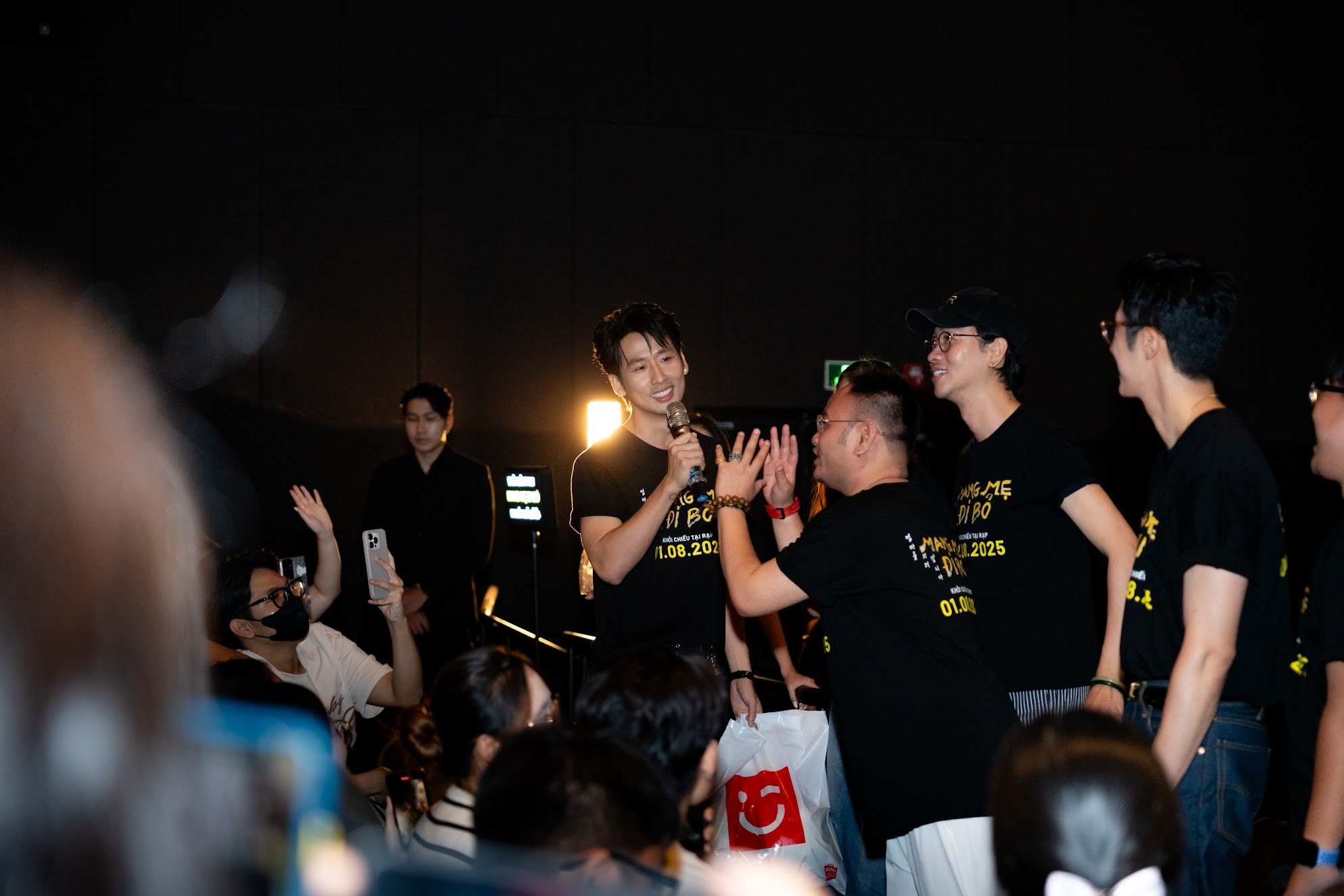 'Mang mẹ đi bỏ' chiếm lĩnh Top 1 phòng vé trong 3 ngày liên tiếp, thu 22 tỷ đồng trước ngày khởi chiếu chính thức