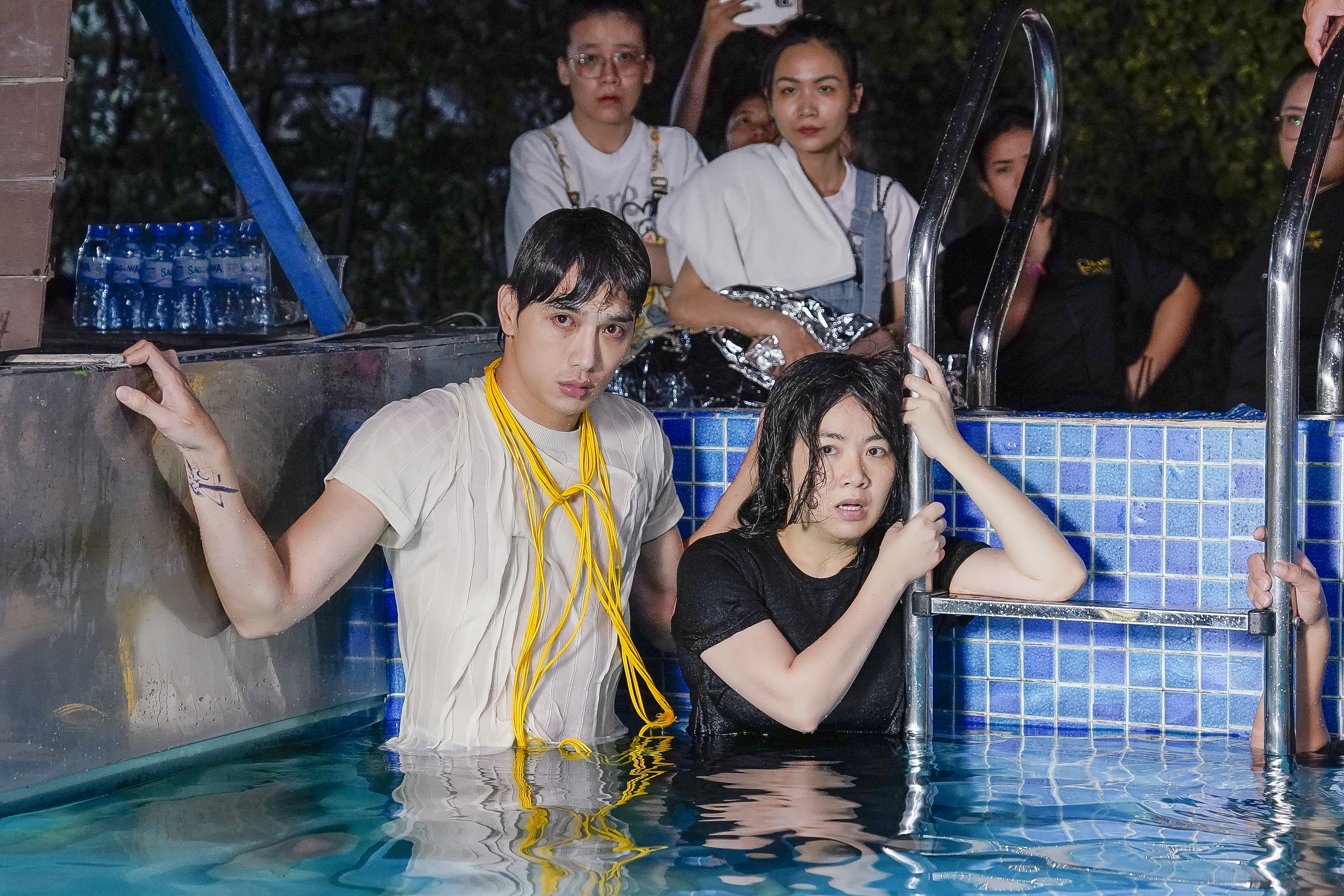 Đạo diễn Vũ Thành Vinh mất ngủ vì cảnh quay dưới nước cực nguy hiểm trong phim 'Chị ngã em nâng'