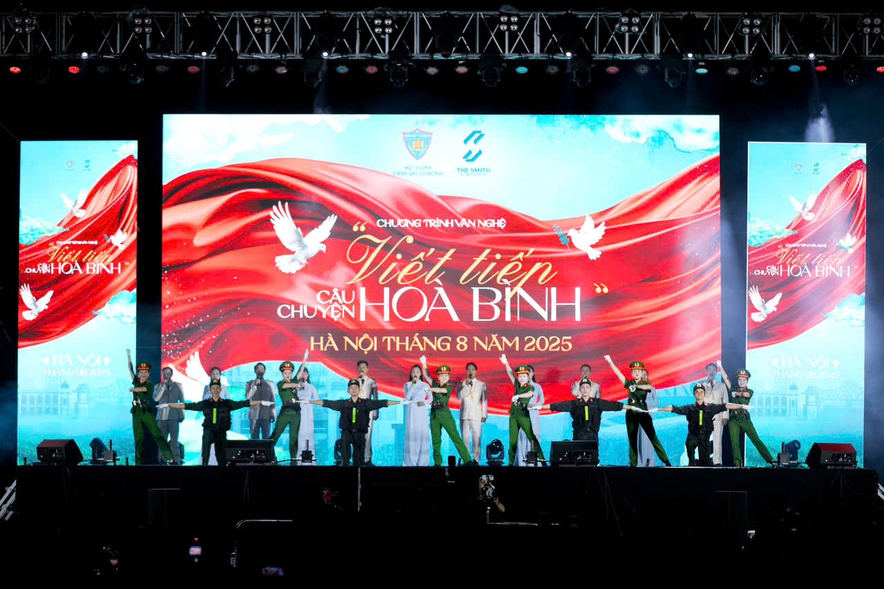 Chương trình 'Viết tiếp câu chuyện hòa bình' phục vụ cán bộ, chiến sĩ tham gia Lễ kỷ niệm 80 năm Cách mạng tháng Tám và Quốc khánh 2/9