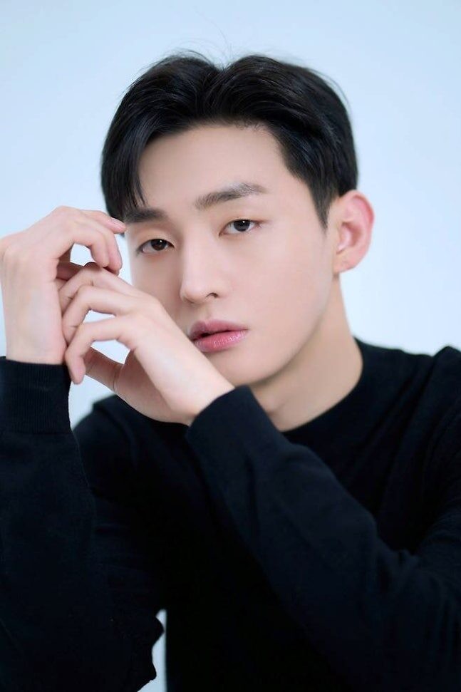 Cựu Idol K-Pop nổi tiếng gây tranh cãi khi đóng phim Boys' Love