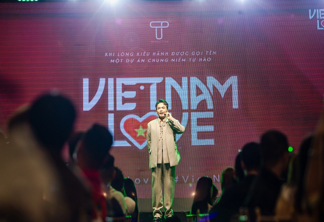 Hàng trăm người nổi tiếng dự buổi công bố dự án 'Vietnam Love'