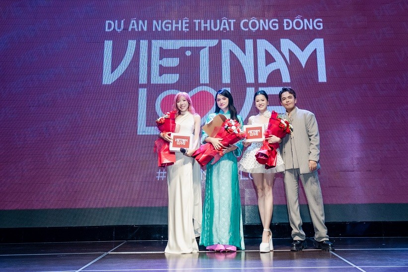 Hàng trăm người nổi tiếng dự buổi công bố dự án 'Vietnam Love'
