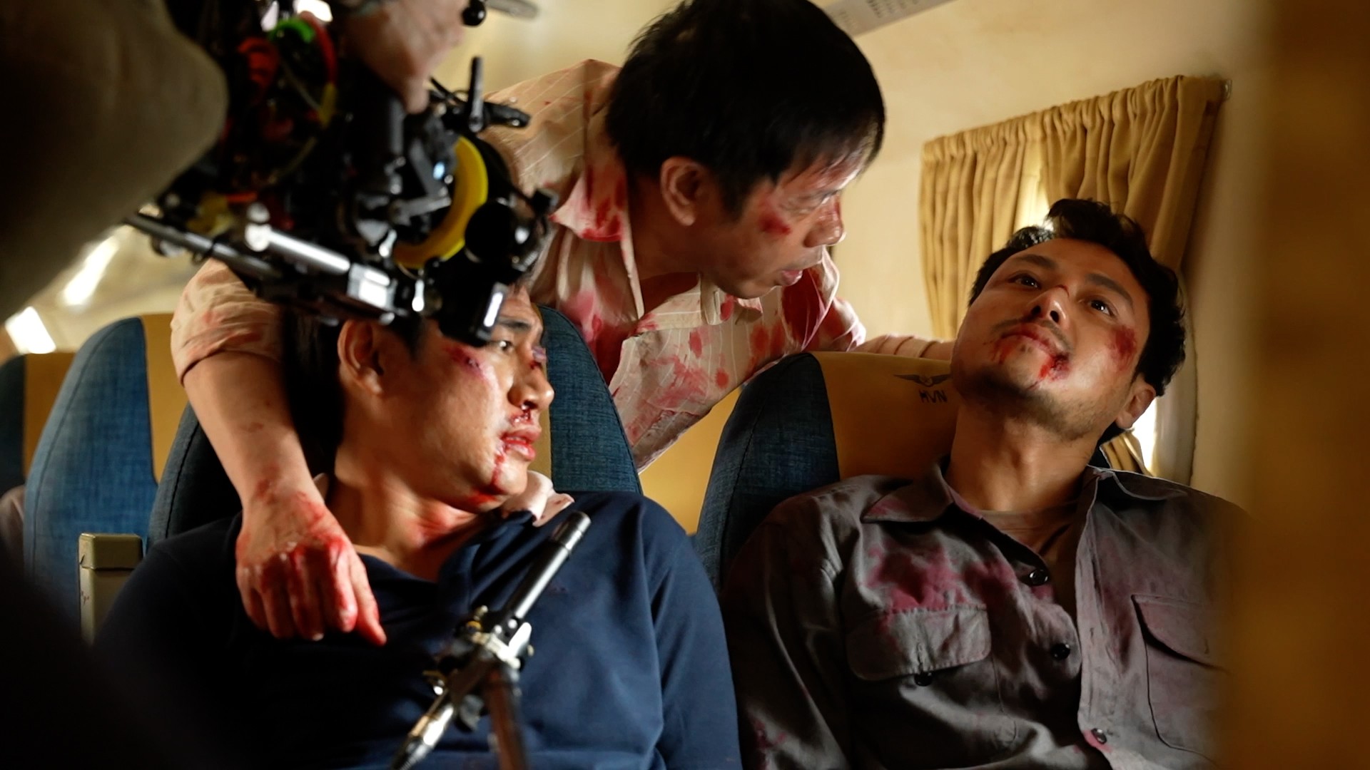 Thái Hòa từ lính du kích anh hùng trong 'Địa đạo' nay trở thành không tặc âm mưu cướp máy bay ở 'Tử chiến trên không'