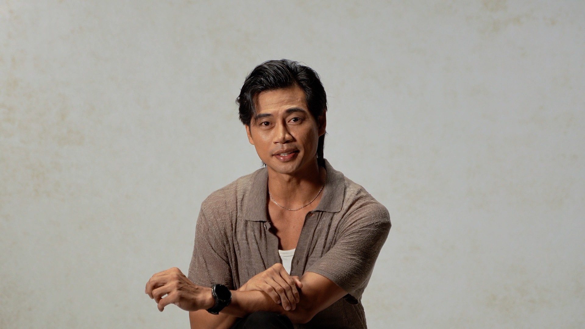 Thái Hòa từ lính du kích anh hùng trong 'Địa đạo' nay trở thành không tặc âm mưu cướp máy bay ở 'Tử chiến trên không'