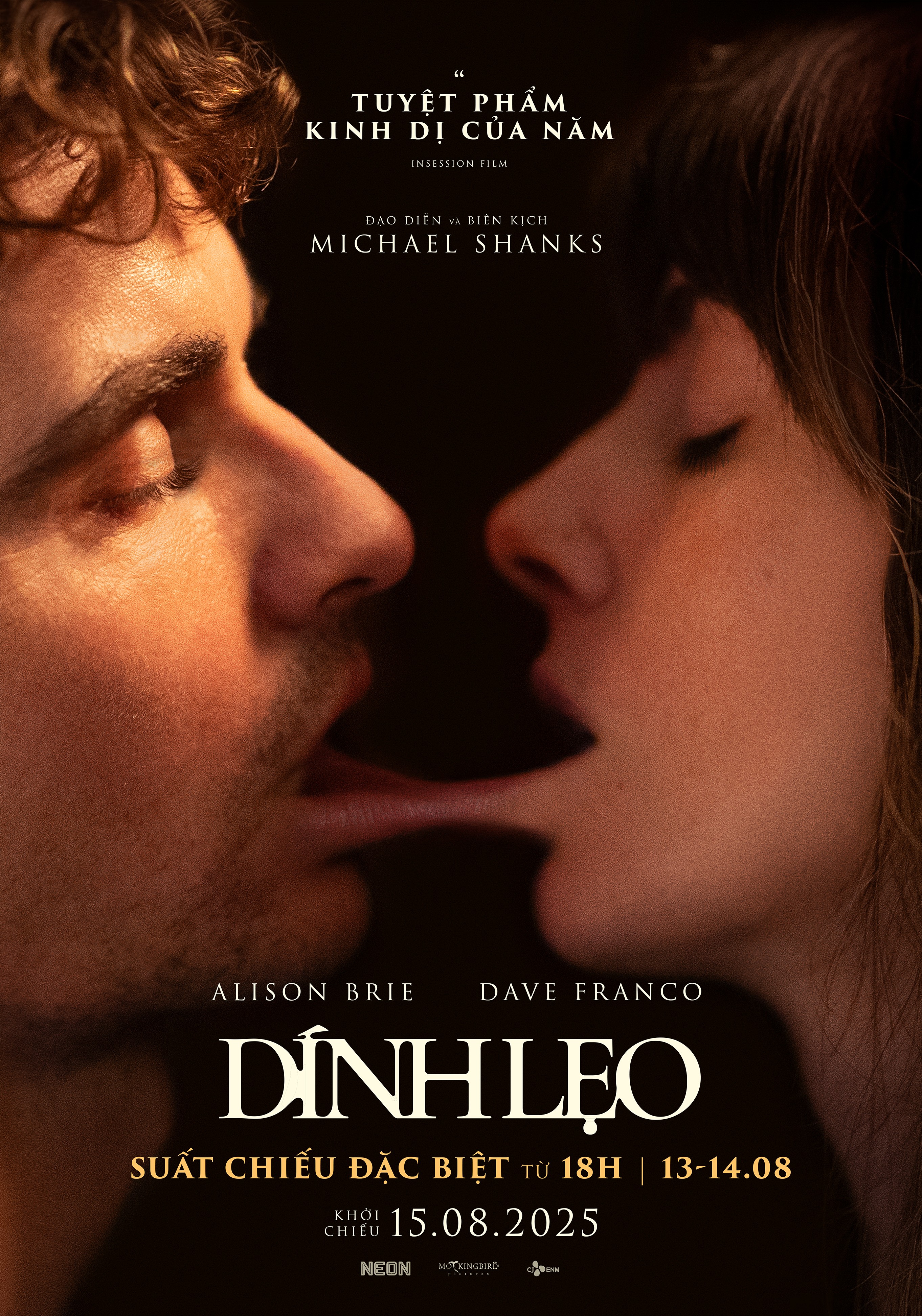 'Together - Dính lẹo' 'gây bão' giới phê bình quốc tế: Màn kết hợp điên rồ giữa kinh dị xác thịt và tình yêu vặn vẹo!