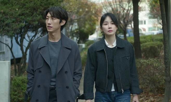 'Mary Kills People' thống trị BXH, trở thành phim Hàn 'phải xem' trong tháng 8