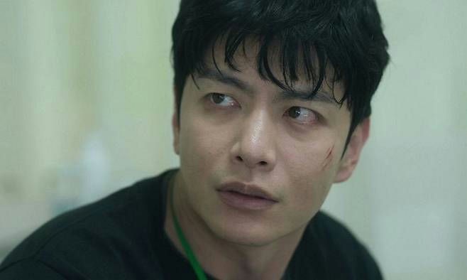 'Mary Kills People' thống trị BXH, trở thành phim Hàn 'phải xem' trong tháng 8