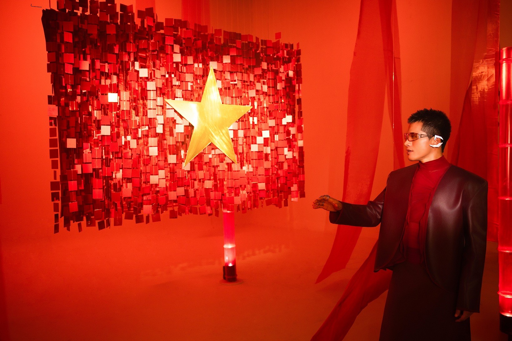 MV 'Kiếp sau vẫn là người Việt Nam' vừa ra mắt đã lên Top 1 các bảng xếp hạng