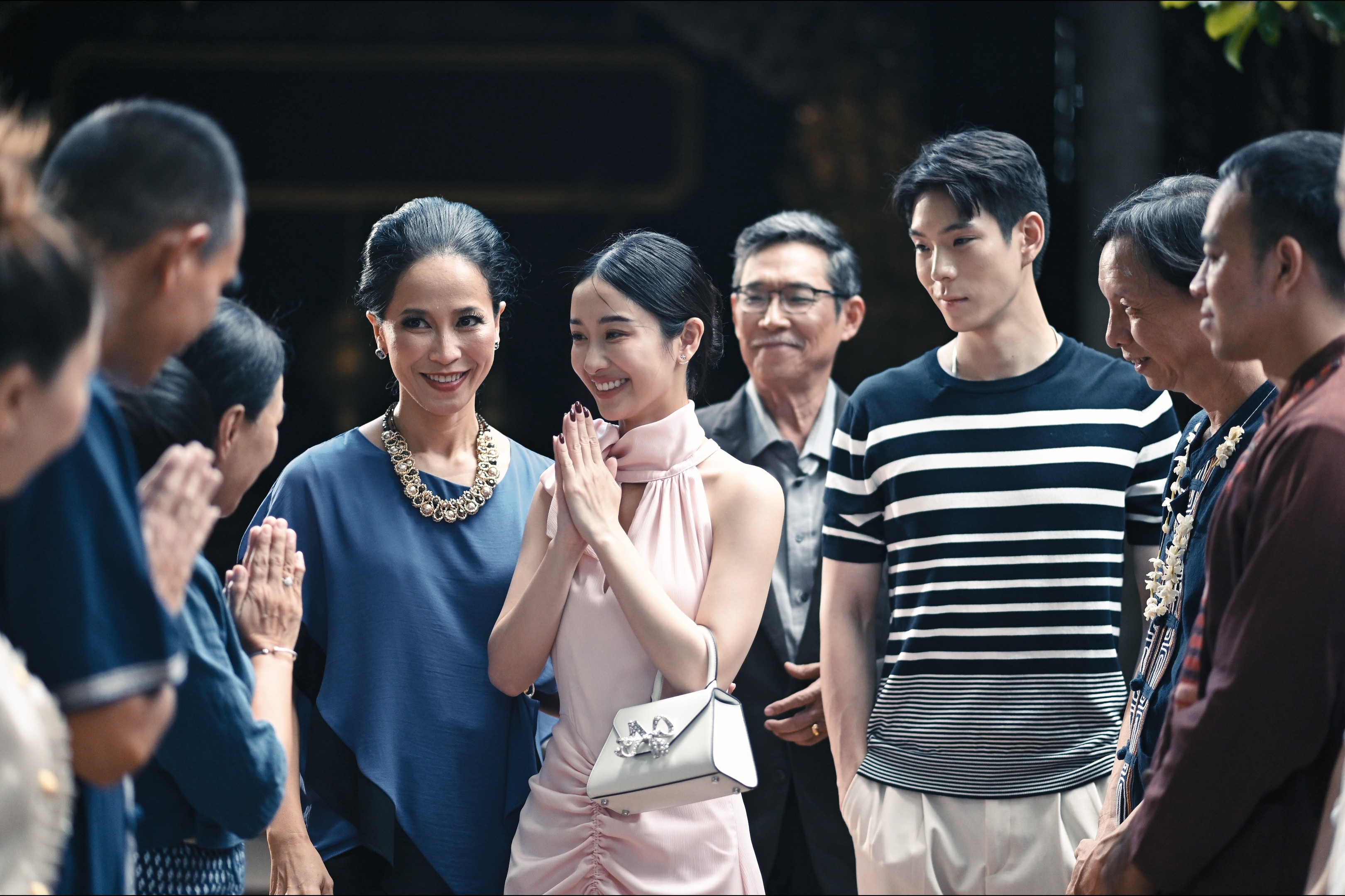 'Cô dâu ma' tung poster thảm sát lạnh gáy, hé lộ kế hoạch công chiếu quốc tế