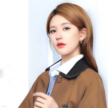 Triệu Lộ Tư phản ứng gay gắt về việc can thiệp ‘dao kéo’