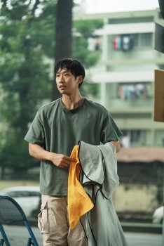 Tuấn Trần lột xác ấn tượng, chinh phục khán giả bằng vai diễn đầy nước mắt