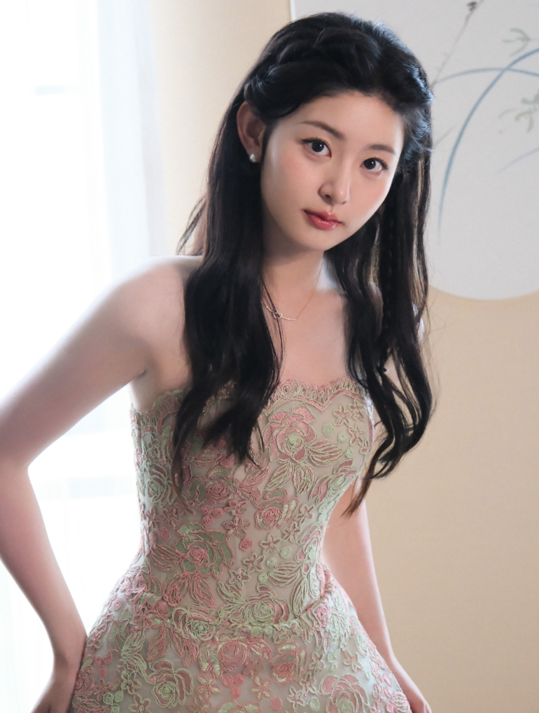 Sự đối lập của Hứa Khải và Triệu Tình sau ồn ào tình ái