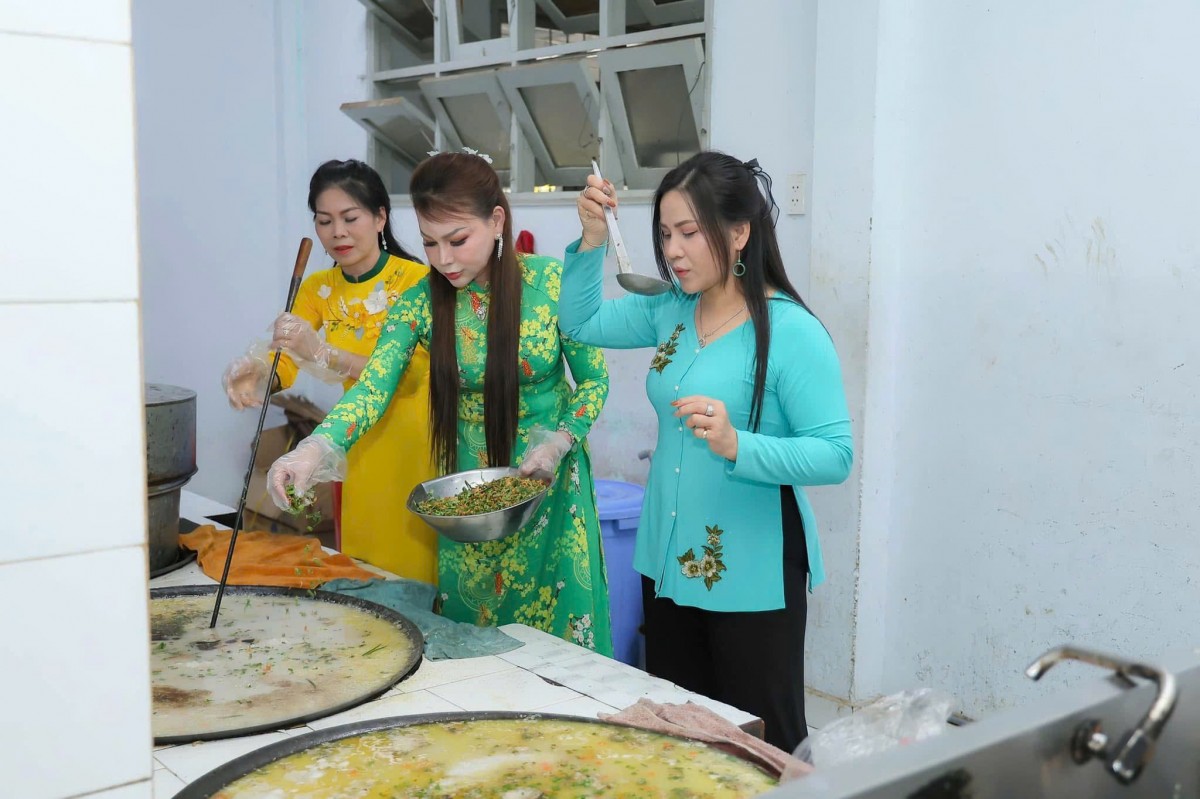 Hoàng Ngọc Tiệp: 'Để tồn tại trong showbiz, tôi vừa 'thép' nhưng cũng có trái tim nhạy cảm với nghệ thuật!'