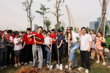 Hồ Ngọc Hà và dàn Hoa hậu, nghệ sĩ đón ngày mới dự lễ trồng cây 'Thành phố nở hoa'