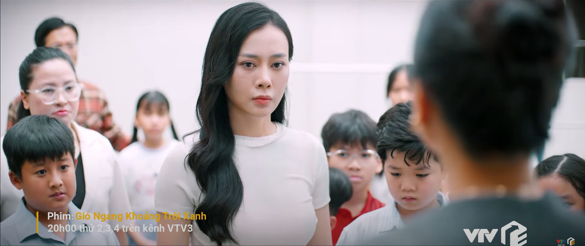 Trái chiều ý kiến về diễn xuất và tạo hình của Phương Oanh và Quỳnh Kool trong phim mới