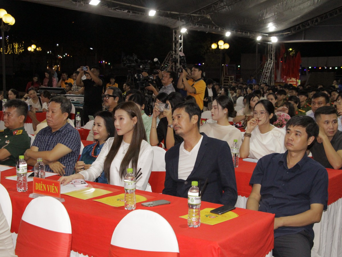 Khai mạc Đợt phim Kỷ niệm 80 năm Cách mạng tháng Tám và Quốc khánh 2-9 tại Đắk Lắk