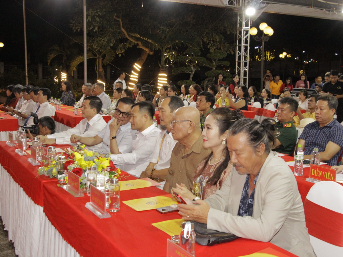 Khai mạc Đợt phim Kỷ niệm 80 năm Cách mạng tháng Tám và Quốc khánh 2-9 tại Đắk Lắk