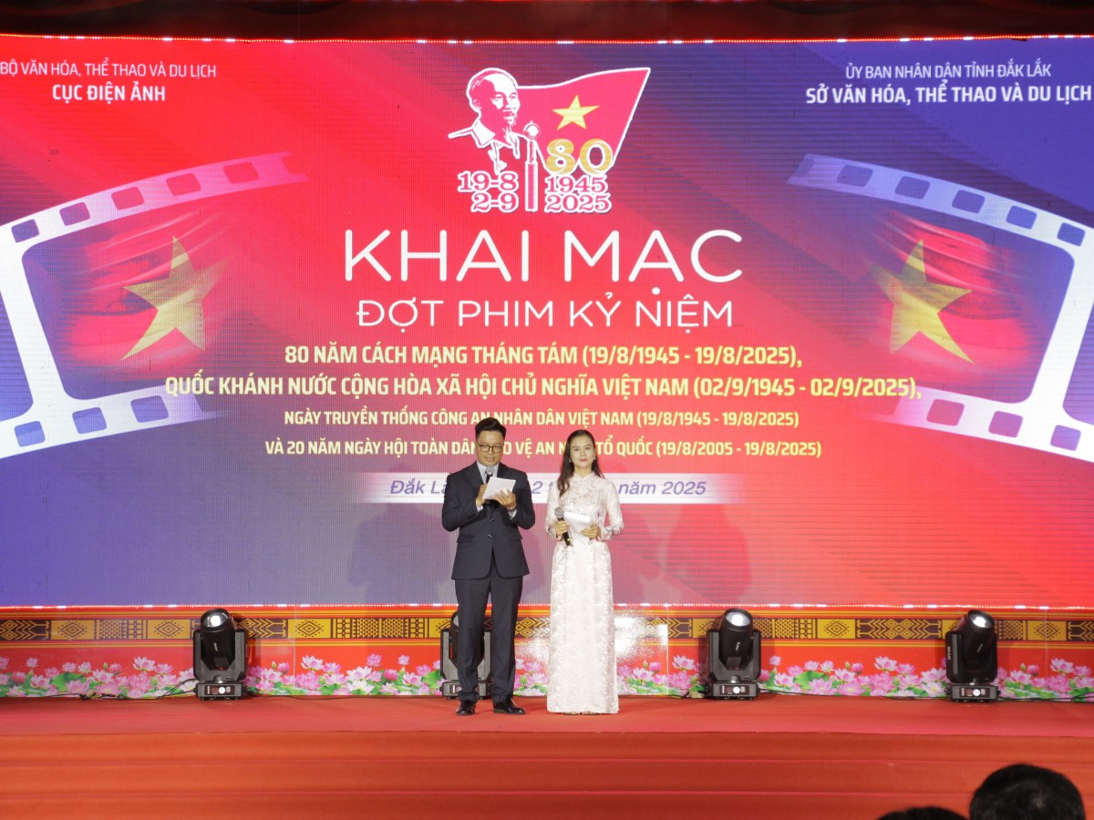 Khai mạc Đợt phim Kỷ niệm 80 năm Cách mạng tháng Tám và Quốc khánh 2-9 tại Đắk Lắk