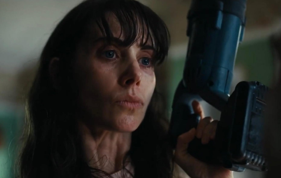 (Review) 'Dính lẹo': Phim kinh dị xác thịt hãi hùng nhất 2025?