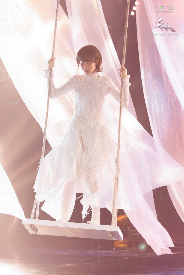 'Em xinh 'Say Hi' tập 12: Chung kết 1 khai màn với 8 tiết mục solo đầy cảm xúc