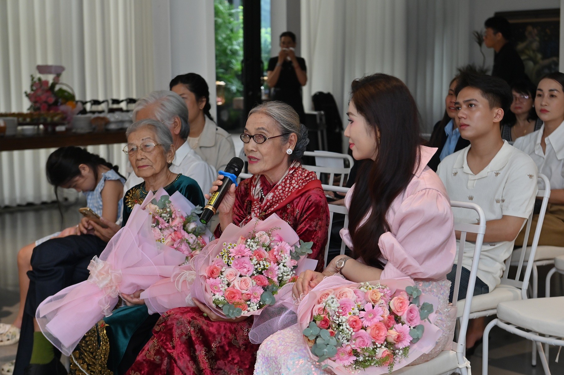 Á quân Khánh An có đến 2 bà mẹ trong MV 'Tìm mẹ trong mơ': NSƯT Phi Điểu và nghệ sĩ Thanh Hiền