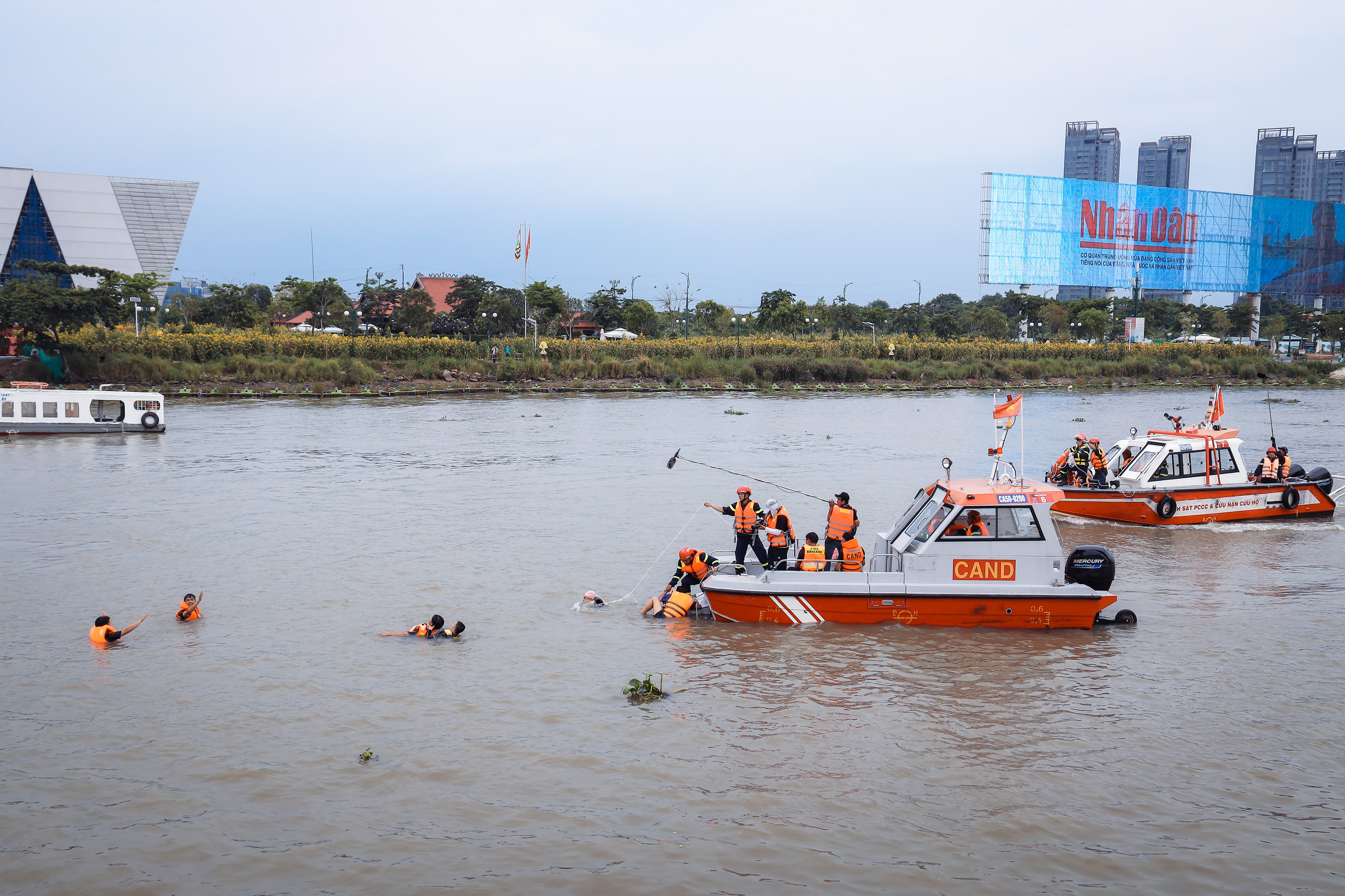 Neko Lê chiến thắng 'Cuộc chiến Cento', nổi bần bật trong poster của tập 4 'Chiến sĩ quả cảm'