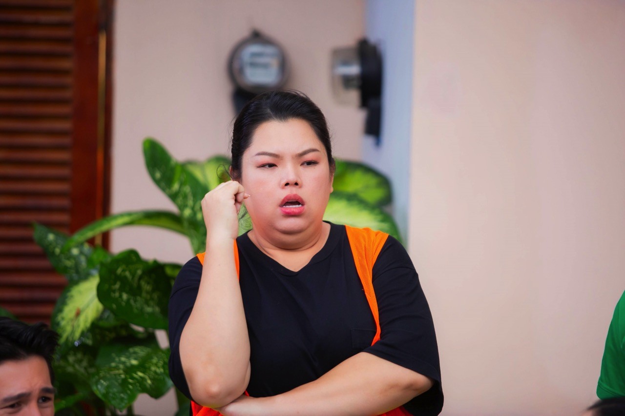 'Xóm trọ Thanh Xuân': Tuyền M​ập thay đổi phong cách ăn mặc và trang điểm để đổi vận