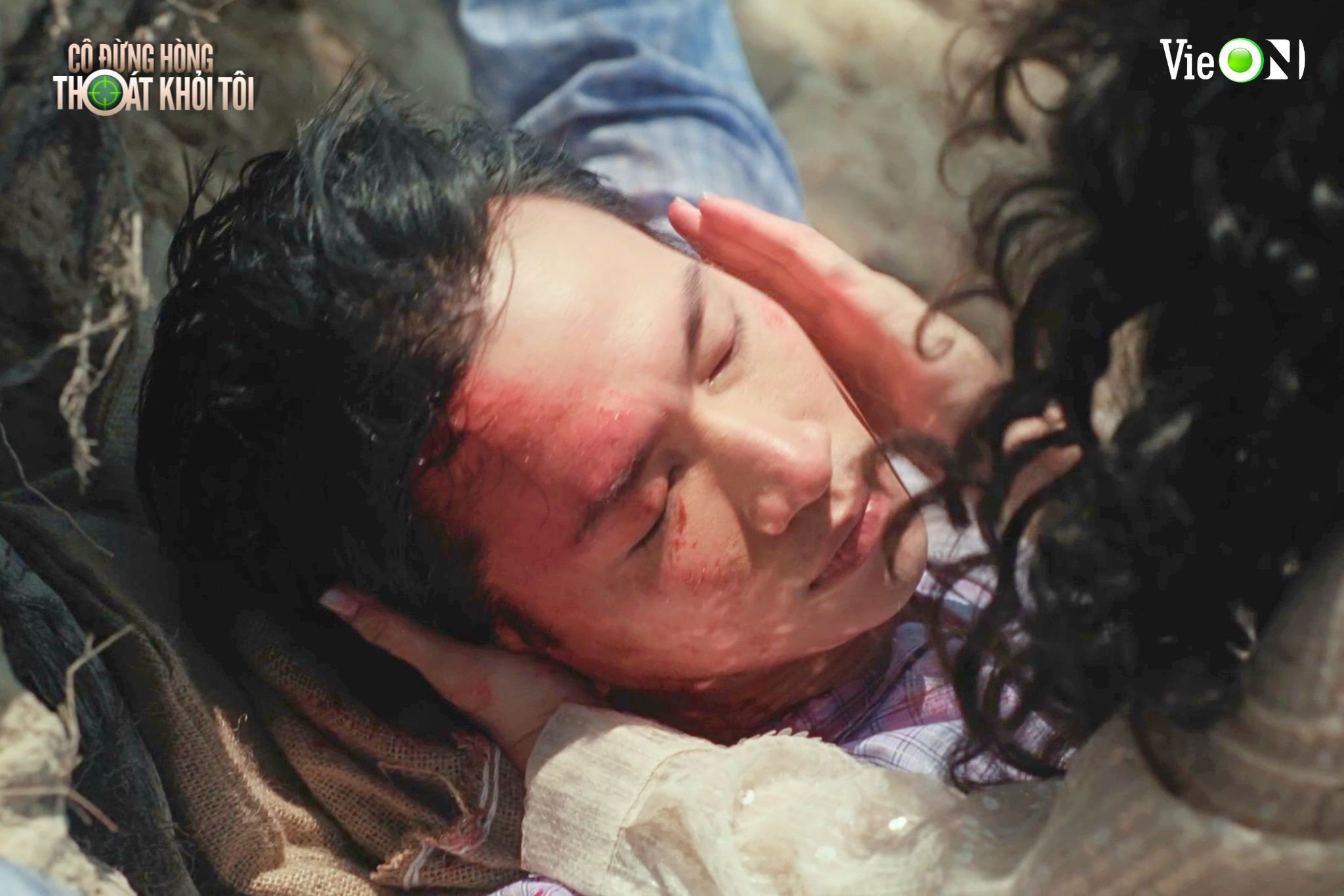 Võ Cảnh 'liều mình' vì vai diễn trong 'Cô đừng hòng thoát khỏi tôi'