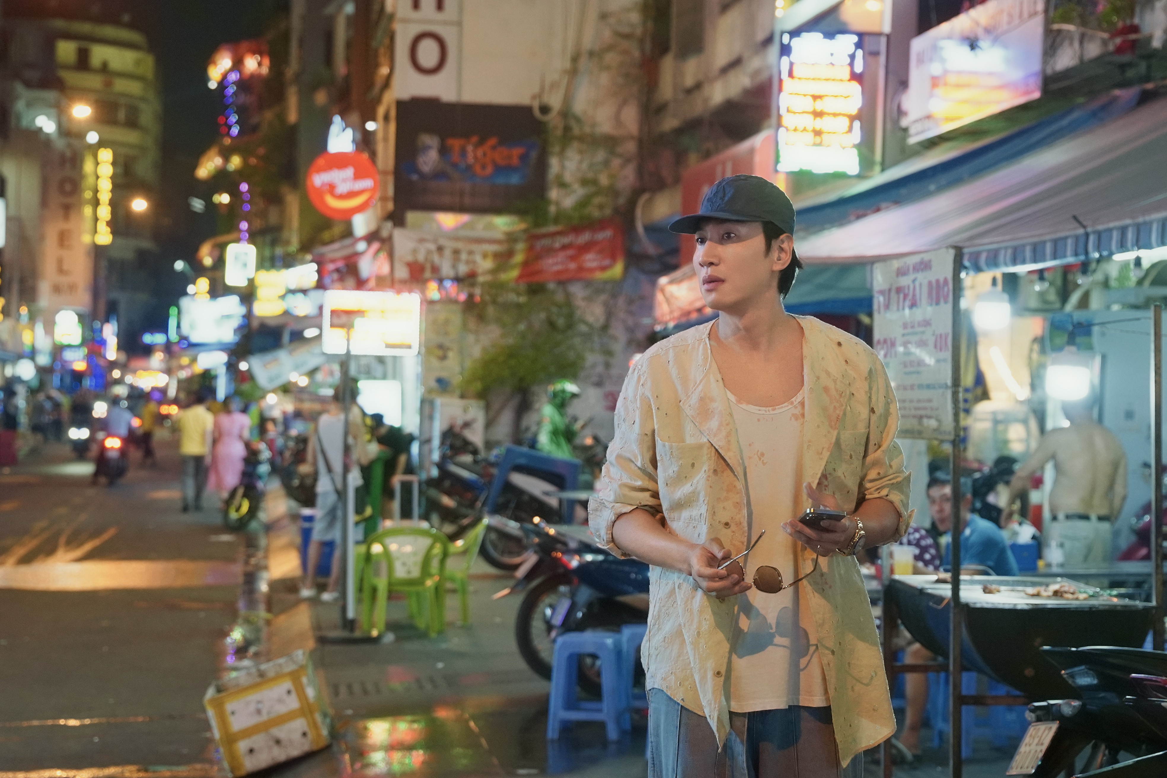 Dự án điện ảnh Việt - Hàn tiếp theo 'Tay anh giữ một vì sao' hứa hẹn gây bùng nổ với sự dẫn dắt của đạo diễn 'Cộng sự bất đắt dĩ' Kim Sung Hoon