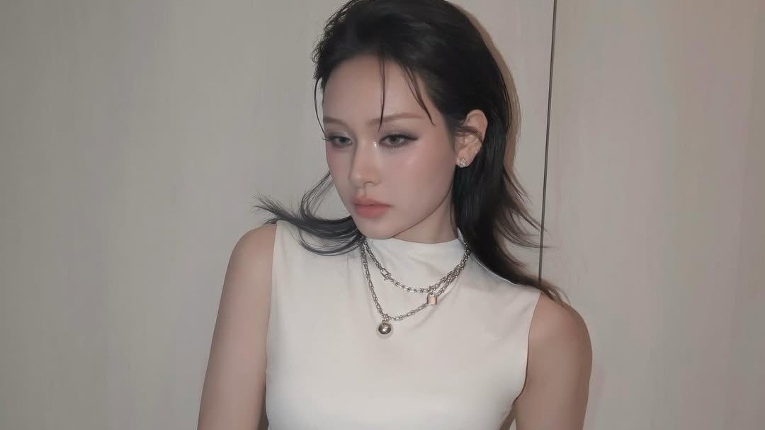 Đời tư tai tiếng, sự nghiệp lao đao: Hiền Hồ khóc, quỳ gối mong được tha thứ