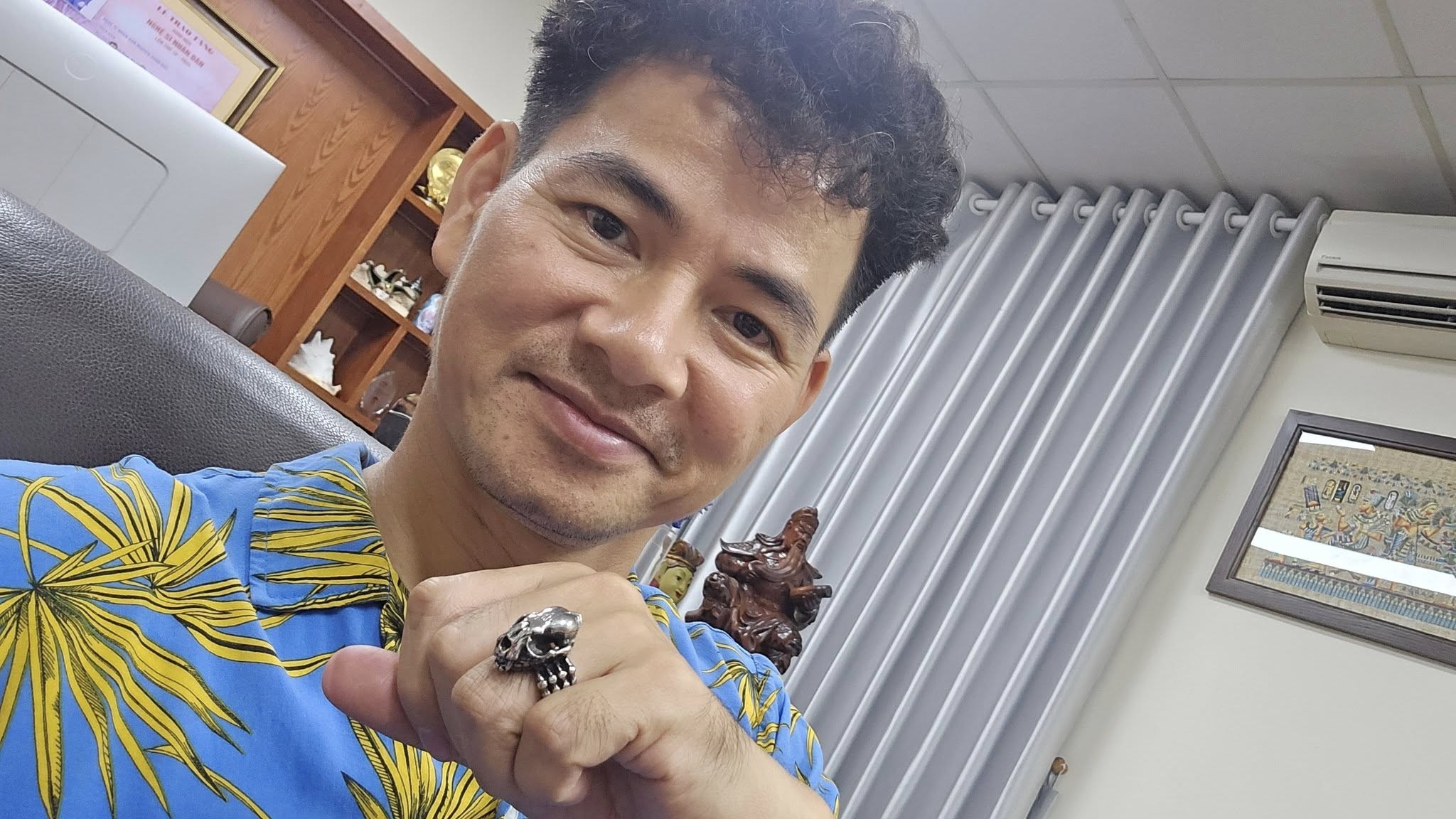 Món quà 'dở khóc dở cười' từ con trai khiến NSND Xuân Bắc xúc động