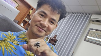 Món quà 'dở khóc dở cười' từ con trai khiến NSND Xuân Bắc xúc động