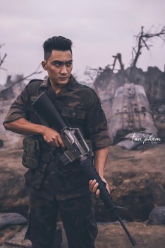 Nam vương Lương Gia Huy 'gây sốt' với tạo hình trong phim 'Mưa đỏ'