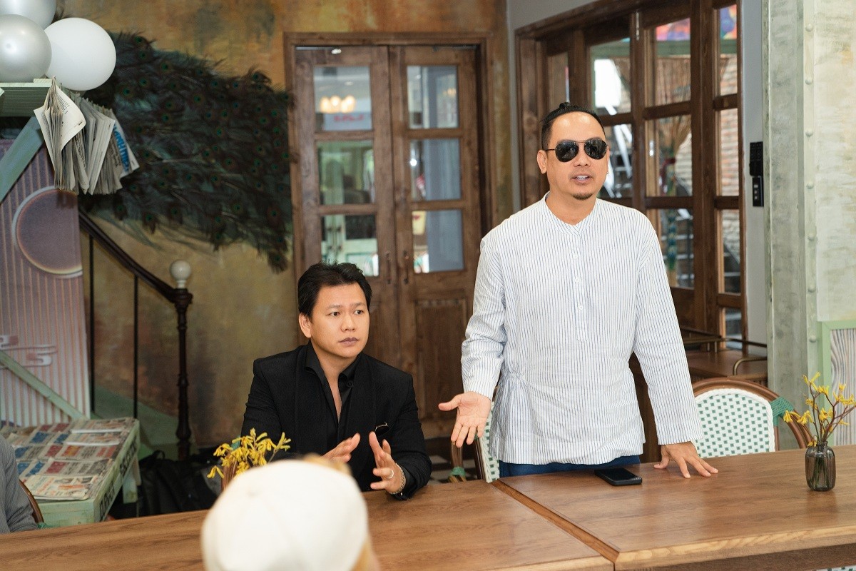 'Hoa hậu đại dương Việt Nam 2025': NTK Võ Việt Chung và Hoàng Minh Hà truyền cảm hứng sáng tạo cho các NTK trẻ