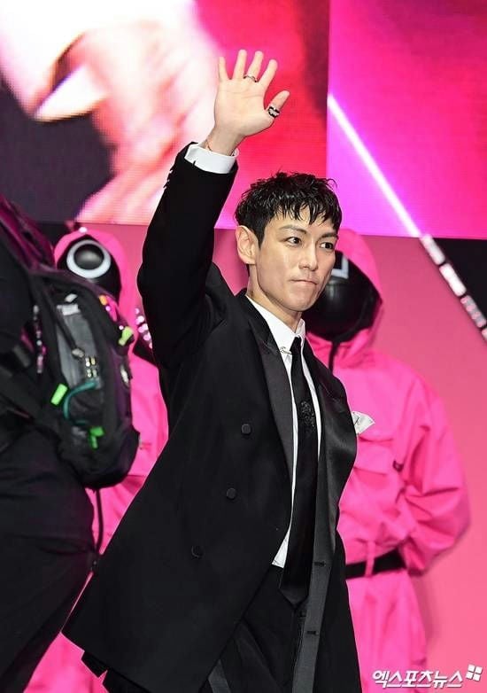 TOP vượt Lee Byung Hun giành giải Nam phụ xuất sắc nhất