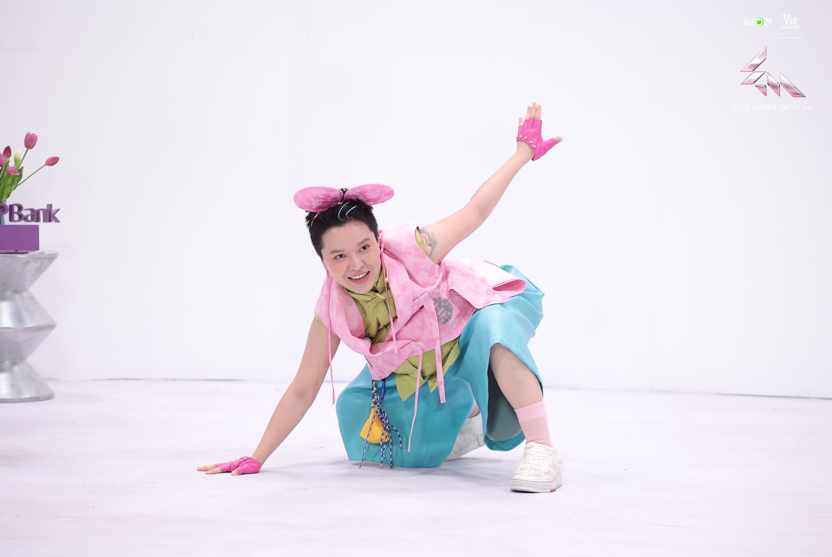 'Em xinh 'Say Hi' tập 14: Đội trưởng Phương Mỹ Chi 'bức xúc' vì nhóm kỵ tuổi, Em xinh Lamoon tìm ra thành viên thiếu của bài 'Red Flag'