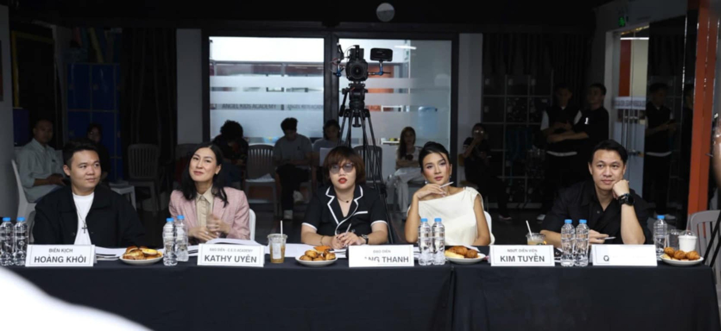 Kathy Uyên lần đầu ngồi 'ghế nóng' casting phim về nữ quyền