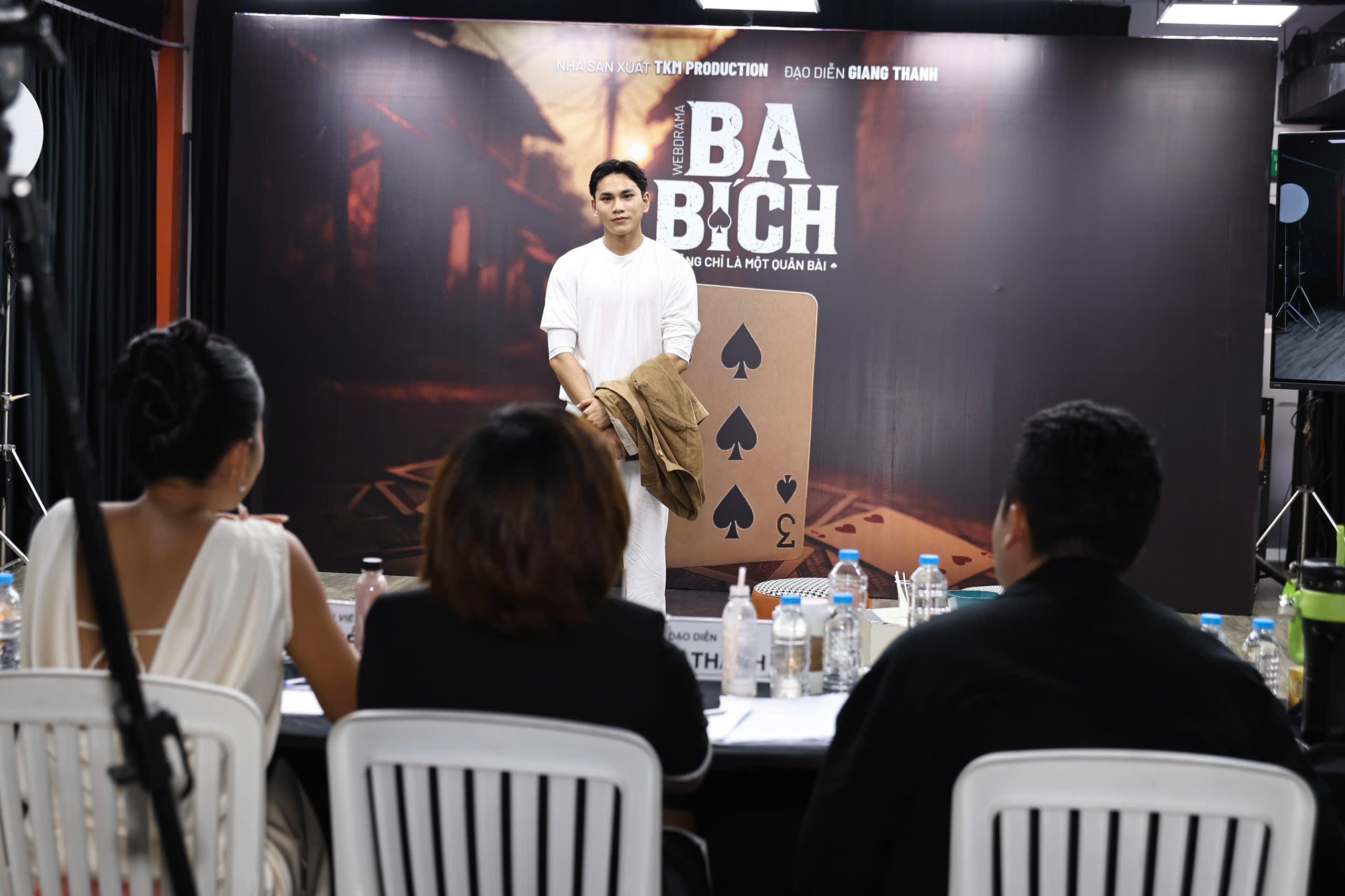 Kathy Uyên lần đầu ngồi 'ghế nóng' casting phim về nữ quyền