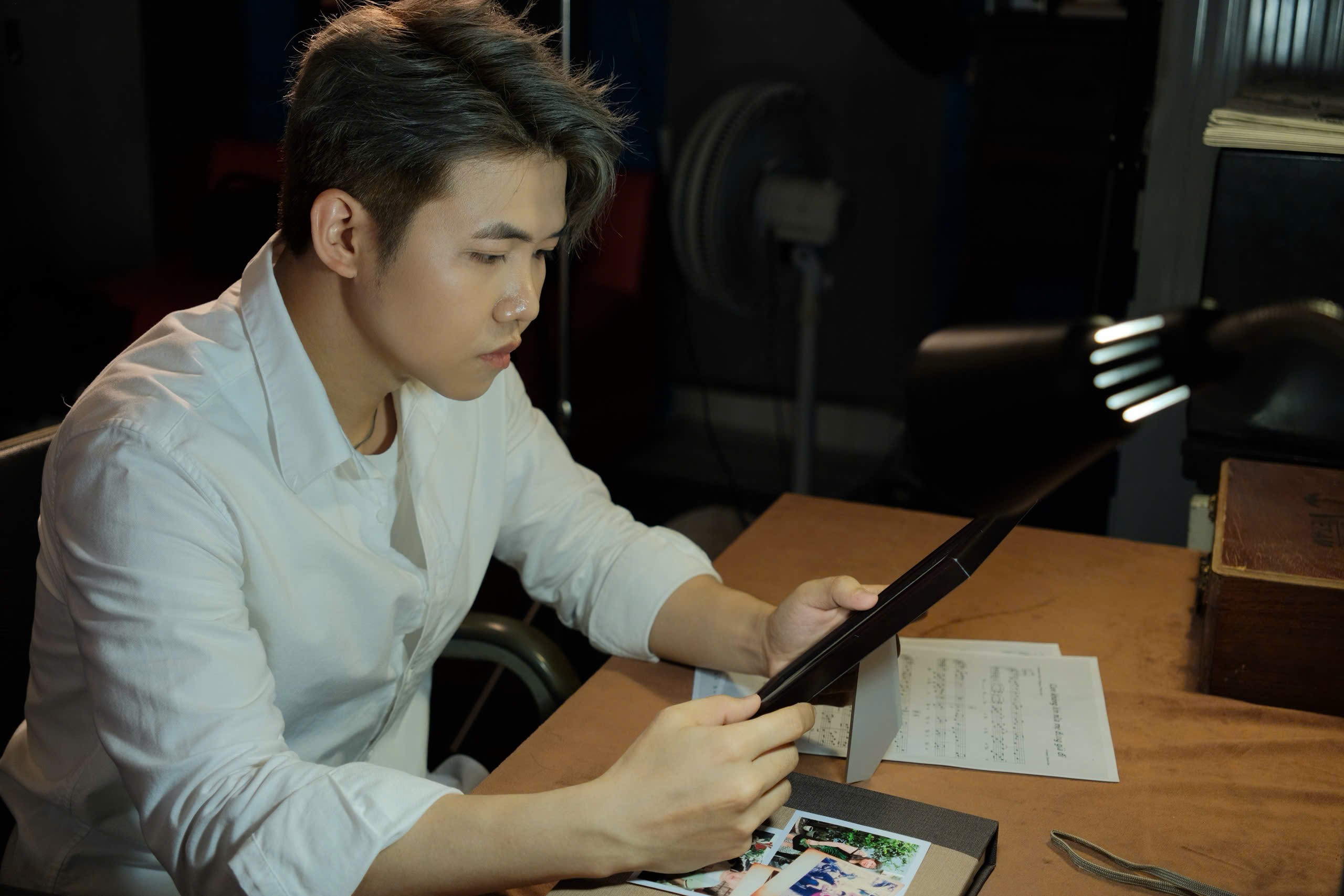 Bản nhạc mùa Vu Lan khiến lòng người thổn thức: Sự kết hợp của Cao Trung Hiếu, Hoa hậu Khánh Vân và nhạc sĩ Dani D