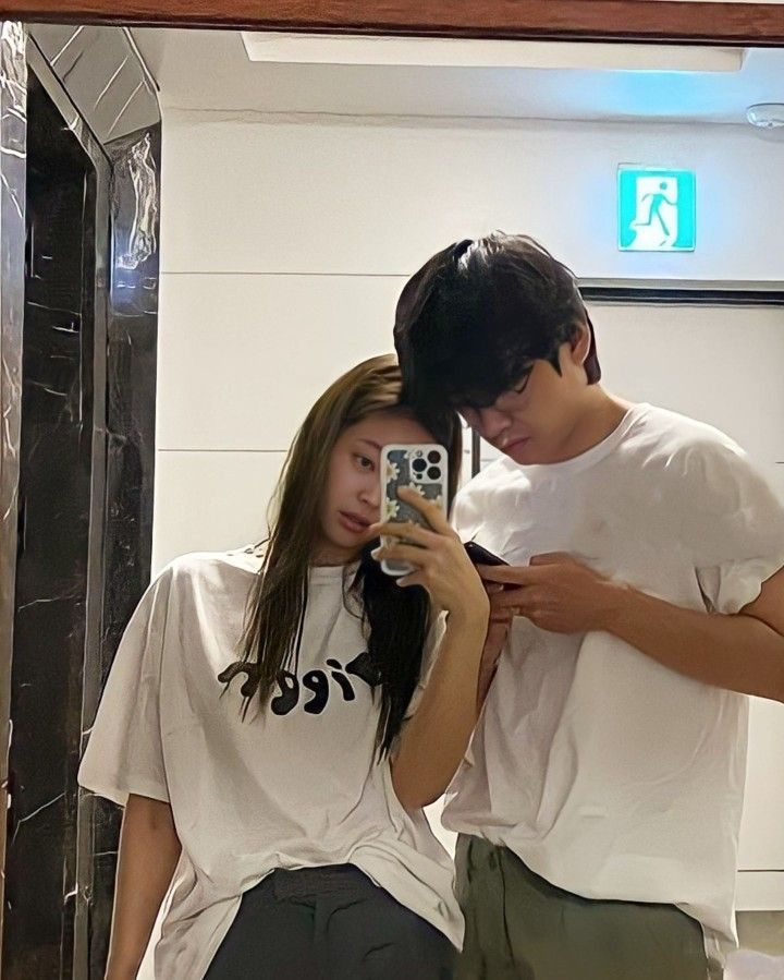 Người Hàn nói gì khi có tin đồn Jennie (BlackPink) tái hợp V (BTS)?