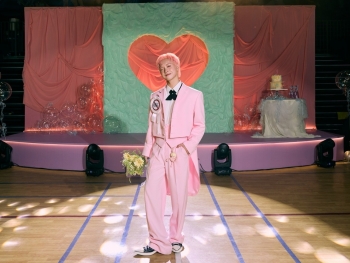 Vừa 'quậy tung' với MV 'Dán mắt', Jsol đã tiếp tục đốn tim fan với MV 'Không phải em không phải ai'