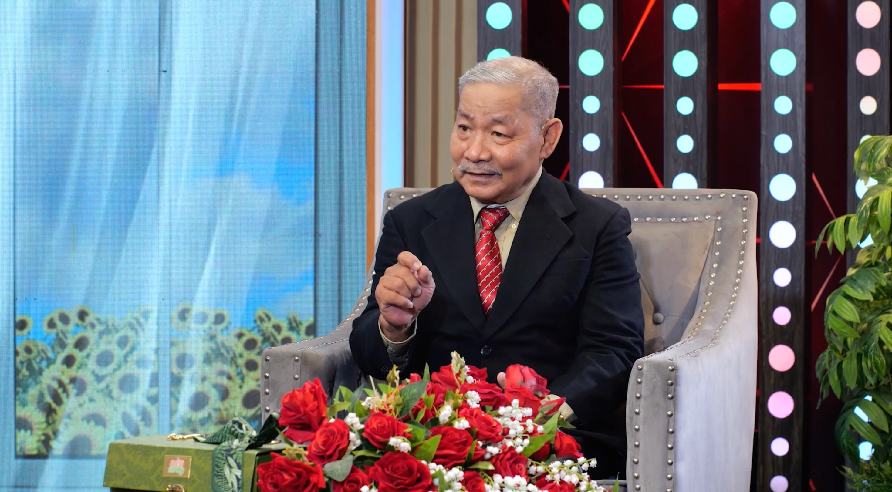 'Đời rất đẹp': Người hùng 'Chim phóng sinh' Phan Sáng âm thầm gieo niềm tin cho cộng đồng khuyết tật