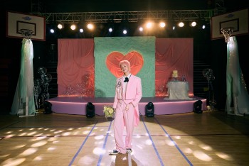 Vừa 'quậy tung' với MV 'Dán mắt', Jsol đã tiếp tục đốn tim fan với MV 'Không phải em không phải ai'