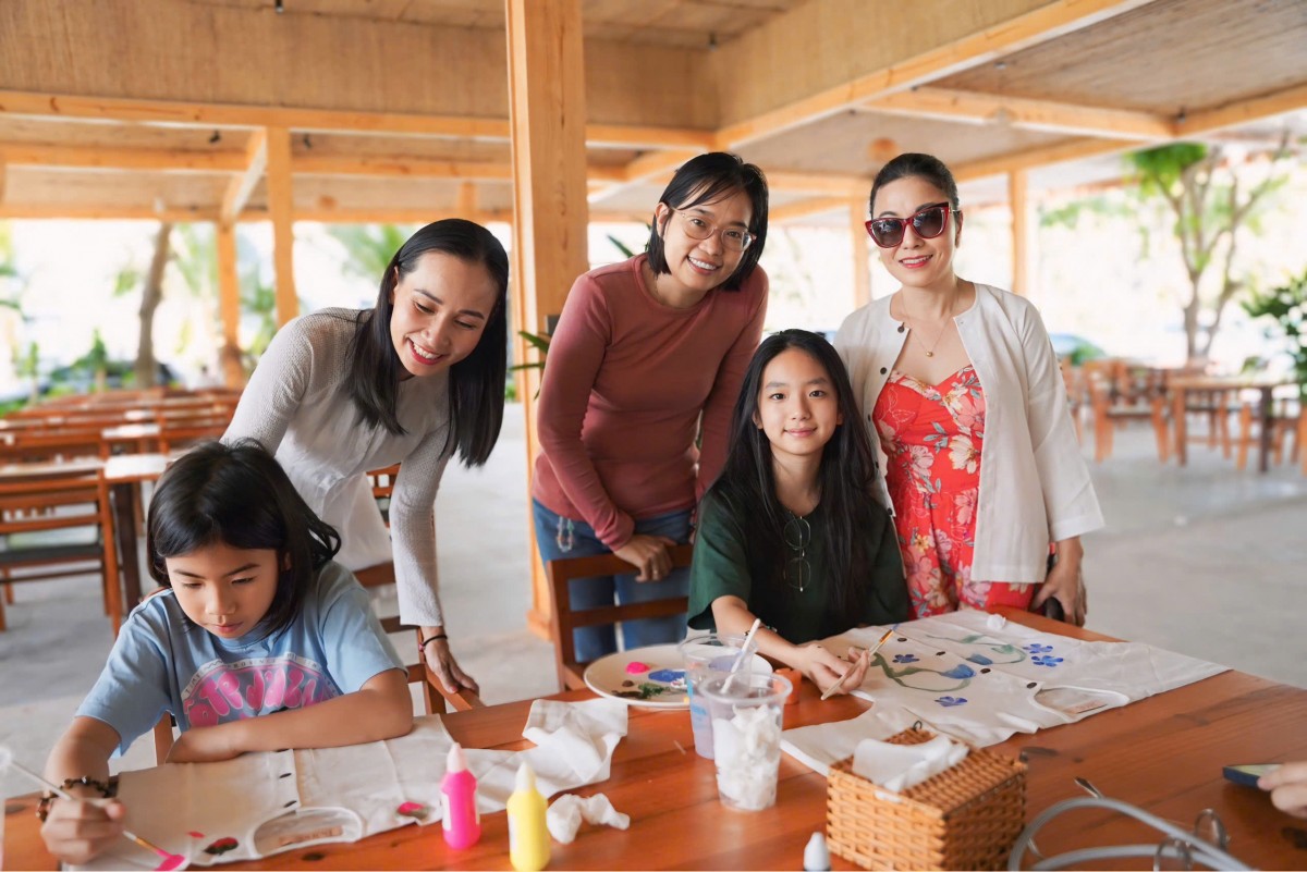 Nhà thiết kế Mi Trang – người tiên phong xây dựng hình ảnh áo bà ba hiện đại thông qua dự án 'Tôi yêu áo bà ba' và thương hiệu 'Bong Ba Ba'