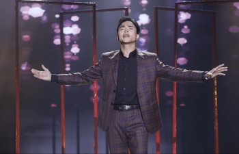 'Tình Bolero 2025': Nhạc sĩ Đình Văn đánh giá La Chí Hùng là 'viên ngọc thô' đầy triển vọng